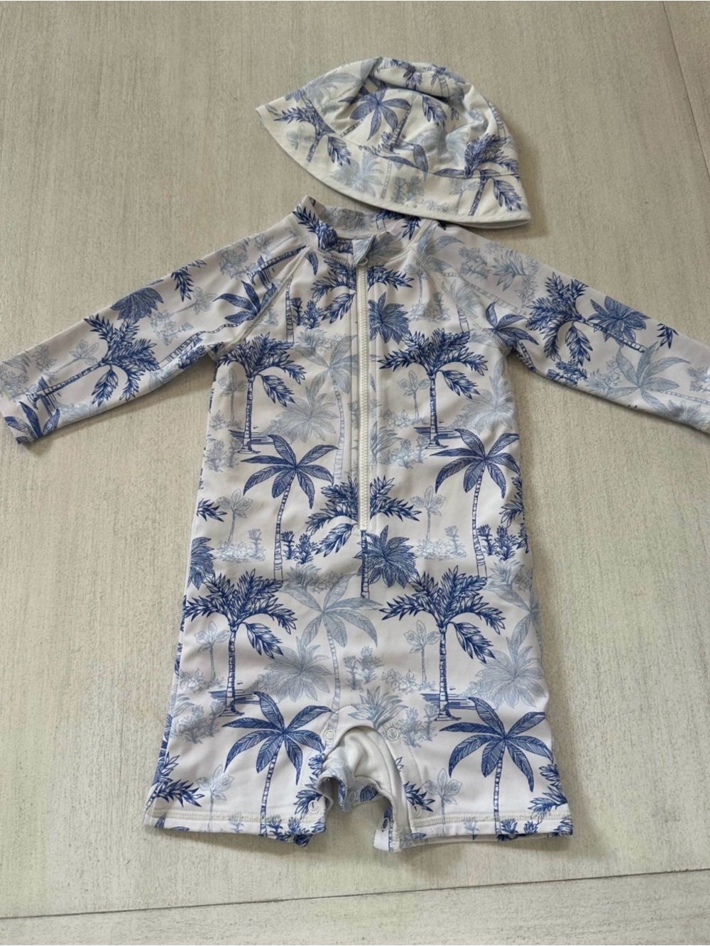Janie and Palm-Print Rashguard with Sun Hat